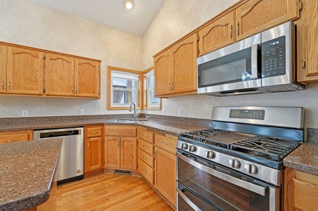 2736 88th Avenue NE, Blaine, MN 55449