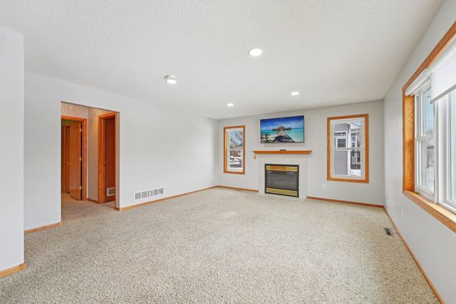 2736 88th Avenue NE, Blaine, MN 55449