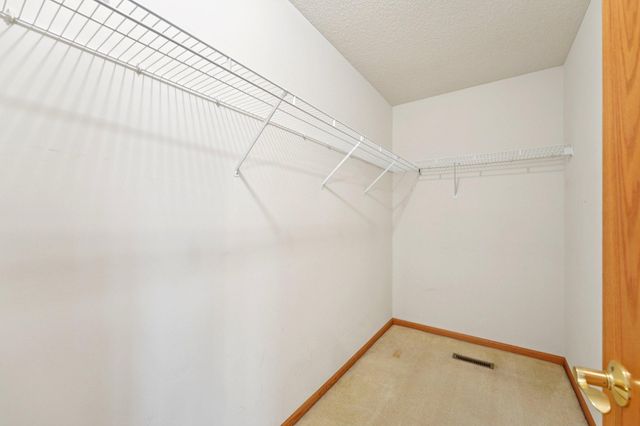 2736 88th Avenue NE, Blaine, MN 55449