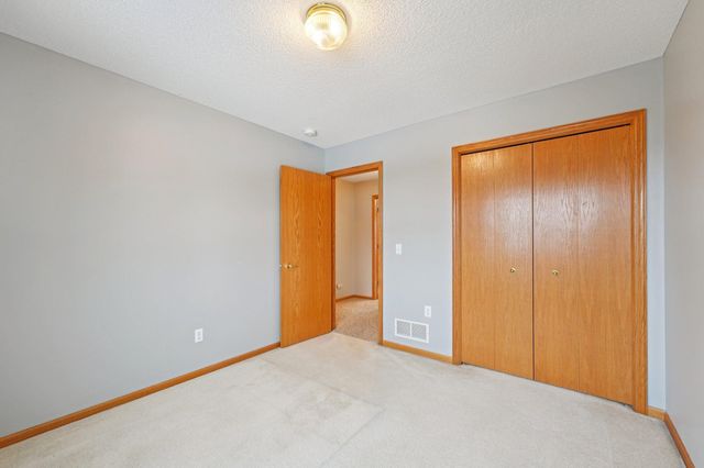 2736 88th Avenue NE, Blaine, MN 55449