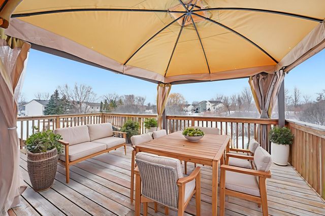 2736 88th Avenue NE, Blaine, MN 55449