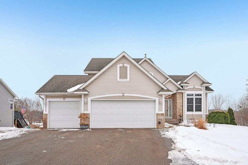 2736 88th Avenue NE, Blaine, MN 55449