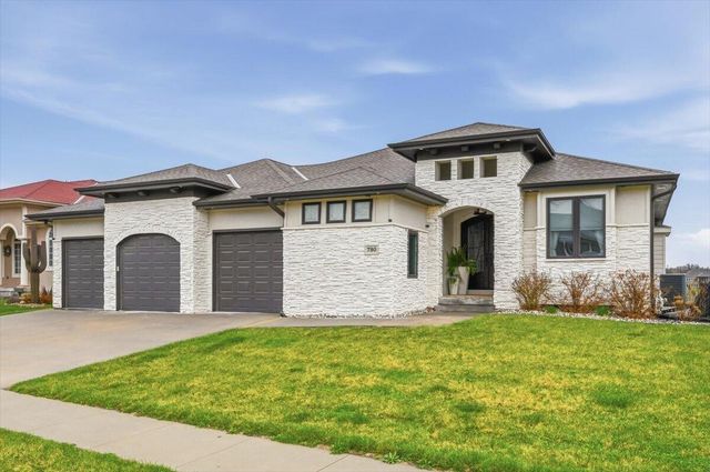780 KEY Circle, Carter Lake, IA 51510
