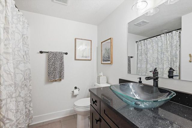 780 KEY Circle, Carter Lake, IA 51510