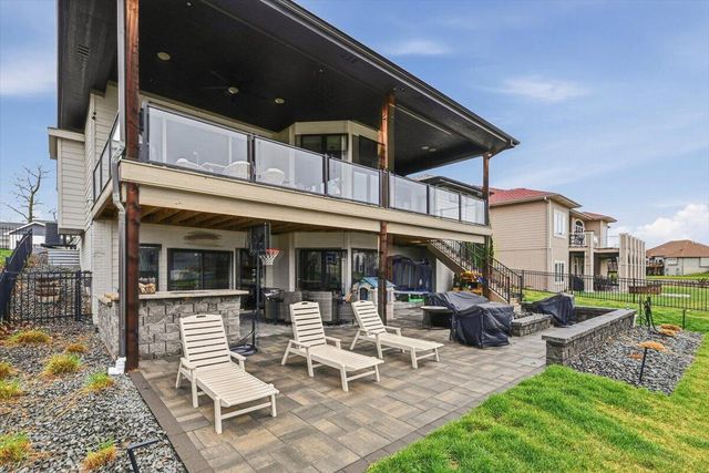 780 KEY Circle, Carter Lake, IA 51510