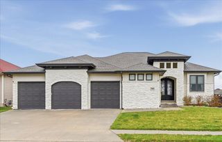 780 KEY Circle, Carter Lake, IA 51510