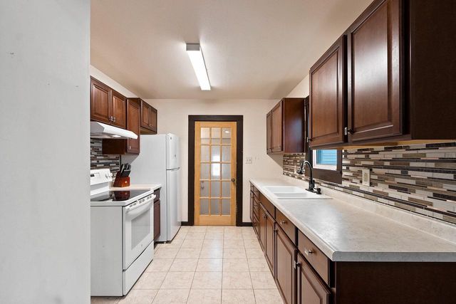 821 SCHOOL PLACE, Green Bay, WI 54303