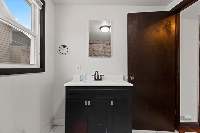 821 SCHOOL PLACE, Green Bay, WI 54303