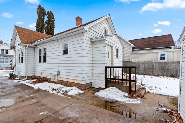 821 SCHOOL PLACE, Green Bay, WI 54303