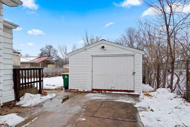 821 SCHOOL PLACE, Green Bay, WI 54303