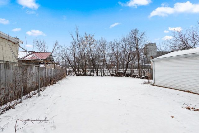 821 SCHOOL PLACE, Green Bay, WI 54303