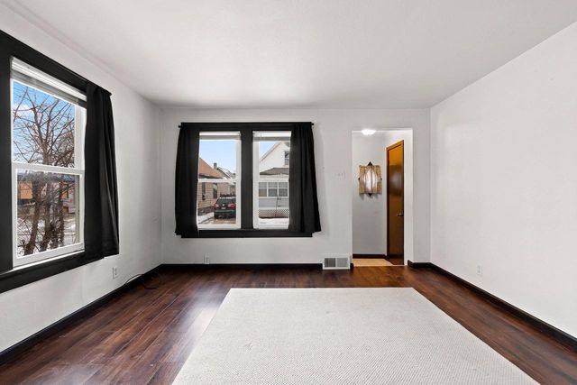 821 SCHOOL PLACE, Green Bay, WI 54303