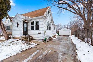 821 SCHOOL PLACE, Green Bay, WI 54303