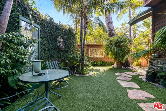 454 E Rustic Road, Santa Monica, CA 90402