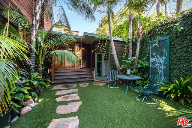 454 E Rustic Road, Santa Monica, CA 90402