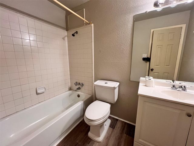 10661 Braes Bend Drive, Houston, TX 77071