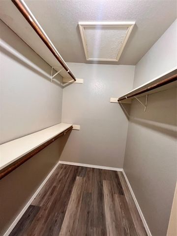 10661 Braes Bend Drive, Houston, TX 77071