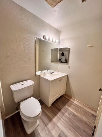 10661 Braes Bend Drive, Houston, TX 77071