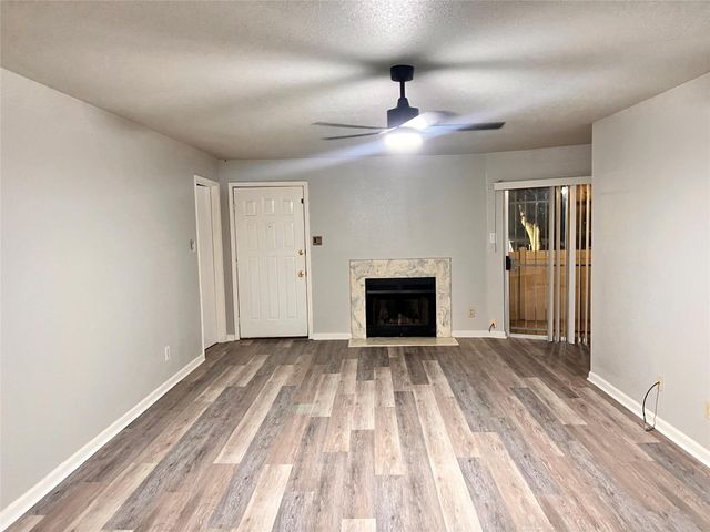 10661 Braes Bend Drive, Houston, TX 77071