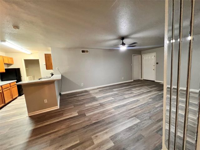 10661 Braes Bend Drive, Houston, TX 77071