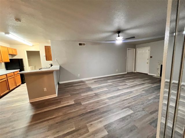 10661 Braes Bend Drive, Houston, TX 77071