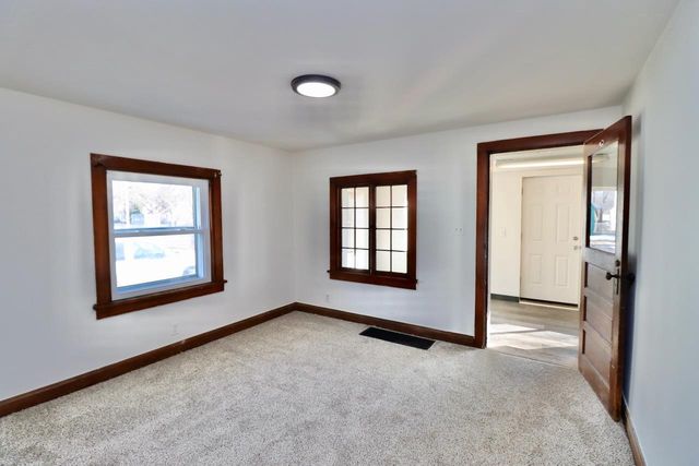 1733 W Grand Avenue, Beloit, WI 53511