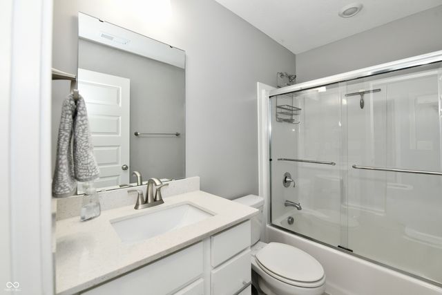 348 Brunswick Way, Zionsville, IN 46077