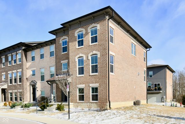 348 Brunswick Way, Zionsville, IN 46077