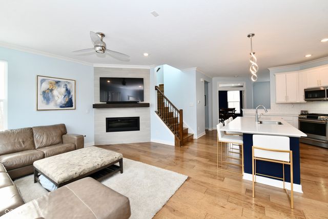 348 Brunswick Way, Zionsville, IN 46077