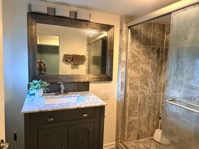 4640 W West End Avenue, Chicago, IL 60644