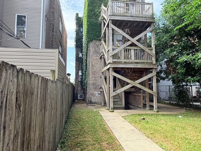 4640 W West End Avenue, Chicago, IL 60644