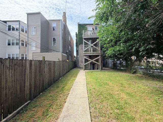 4640 W West End Avenue, Chicago, IL 60644