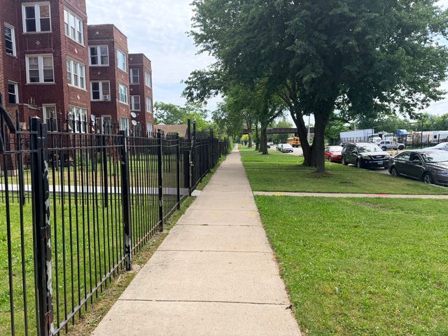 4640 W West End Avenue, Chicago, IL 60644
