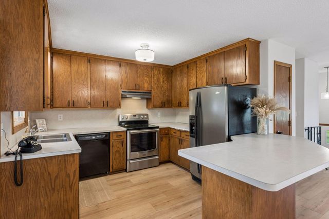 3548 Edgerton Street, Vadnais Heights, MN 55127