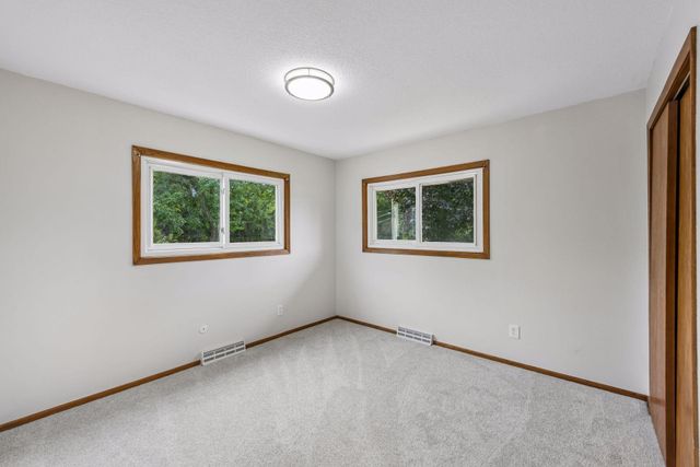3548 Edgerton Street, Vadnais Heights, MN 55127