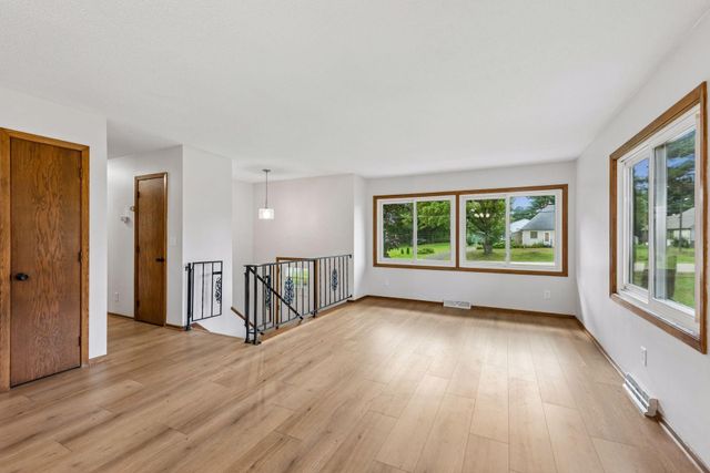 3548 Edgerton Street, Vadnais Heights, MN 55127