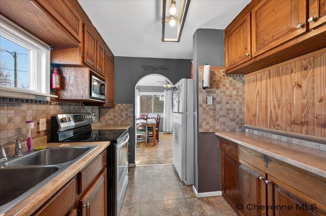 2532 E 9TH ST, Cheyenne, WY 82001