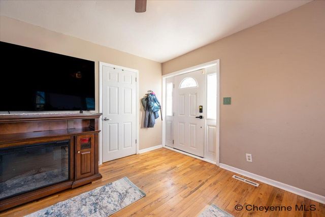 2532 E 9TH ST, Cheyenne, WY 82001