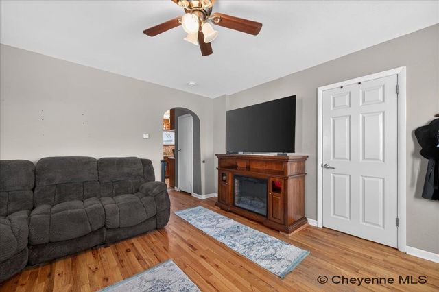 2532 E 9TH ST, Cheyenne, WY 82001