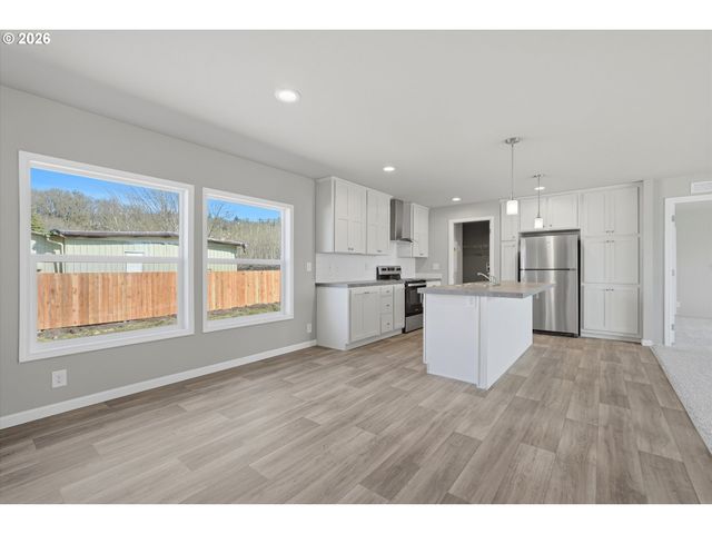 412 ROSEDELL St, Amity, OR 97101