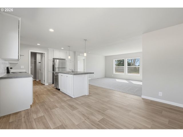412 ROSEDELL St, Amity, OR 97101