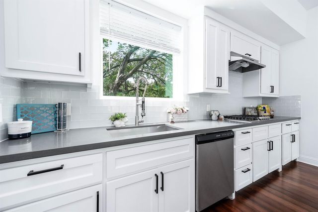 1721 Henderson Street, Houston, TX 77007