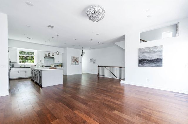 1721 Henderson Street, Houston, TX 77007