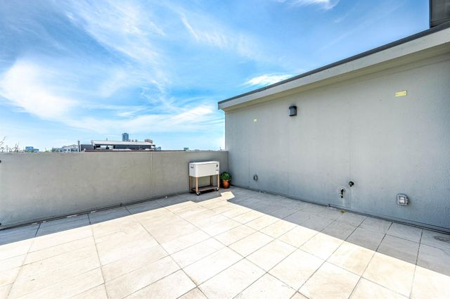 1721 Henderson Street, Houston, TX 77007