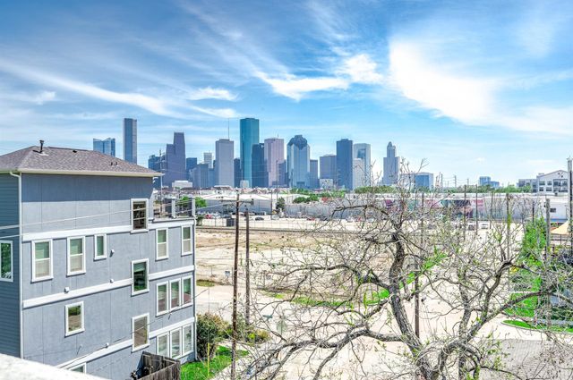 1721 Henderson Street, Houston, TX 77007