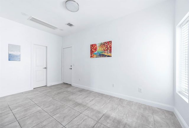 1721 Henderson Street, Houston, TX 77007
