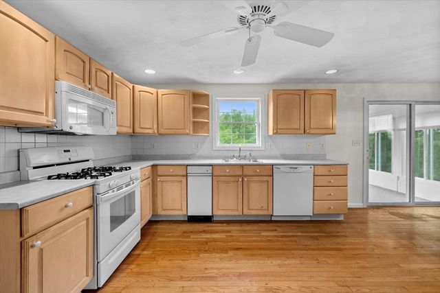 27 Mooney Road, Salem, MA 01970