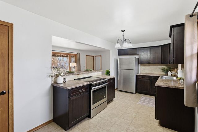 1359 N Woodlawn Blvd, Derby, KS 67037