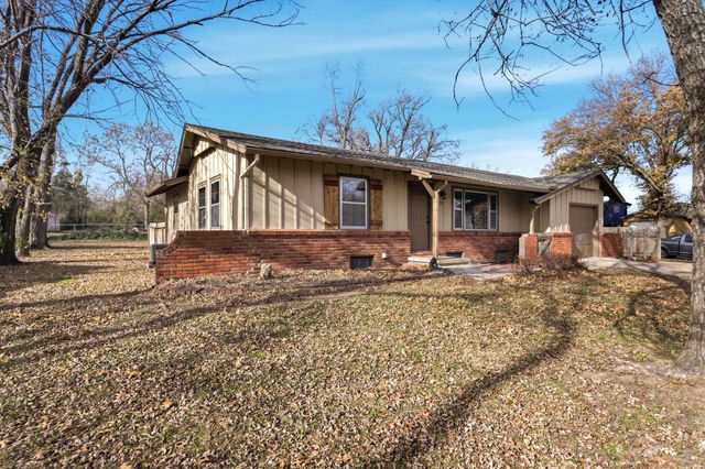1359 N Woodlawn Blvd, Derby, KS 67037