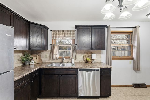 1359 N Woodlawn Blvd, Derby, KS 67037